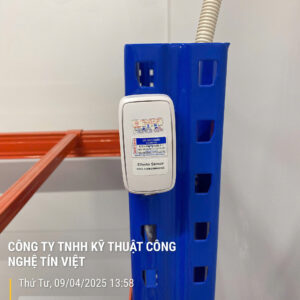 cảm biến efento lắp trên kệ chứa hàng trong nhà kho