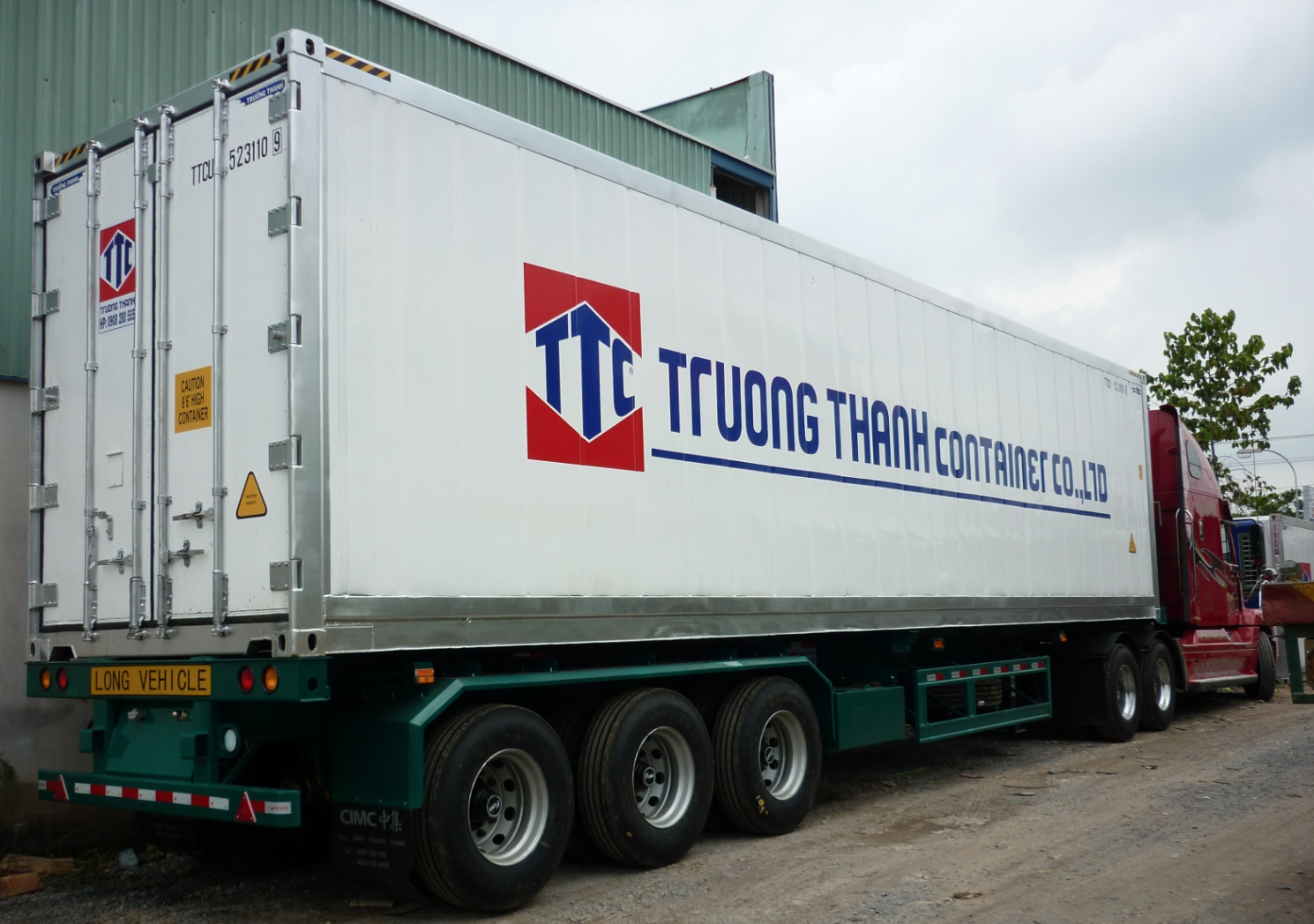 Xe container lạnh chở hàng xuất khẩu